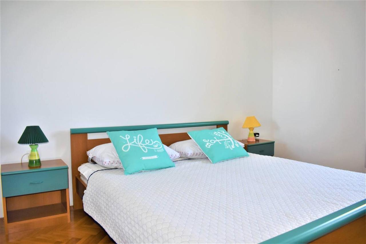 Apartment Luka Novalja Luaran gambar