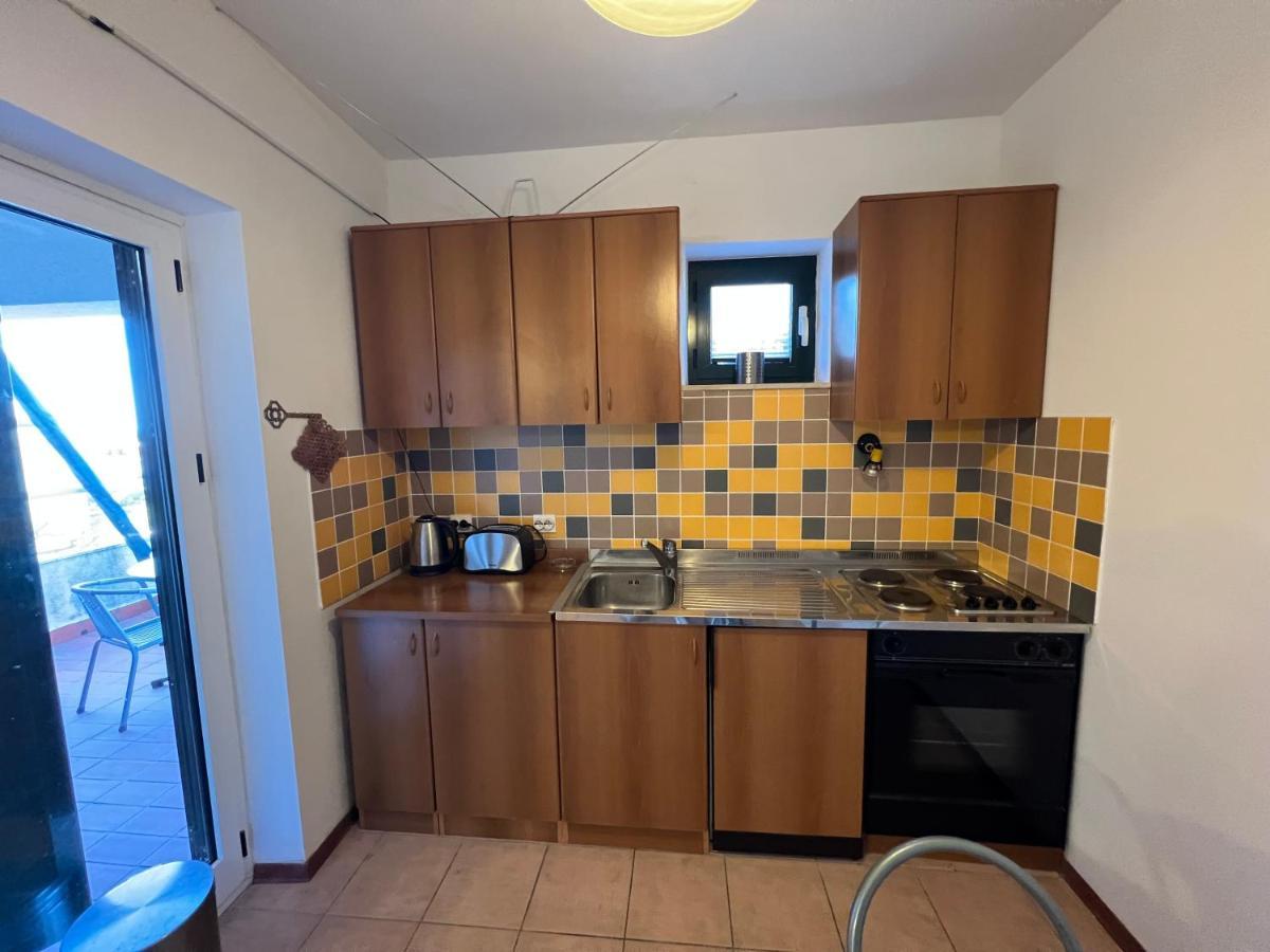 Apartment Luka Novalja Luaran gambar