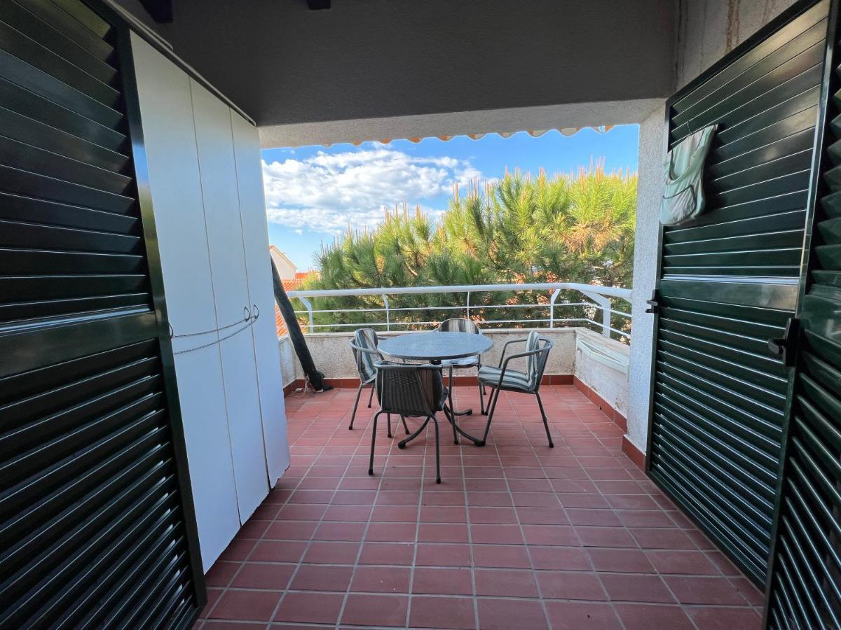 Apartment Luka Novalja Luaran gambar